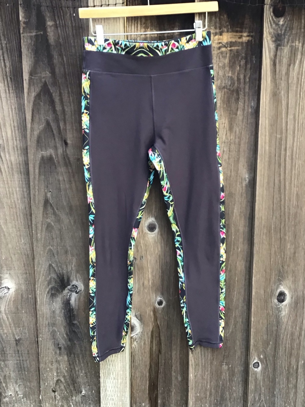 Johnny Was Active Floral Side Panel Leggings Womens Small Gray Stretch Yoga